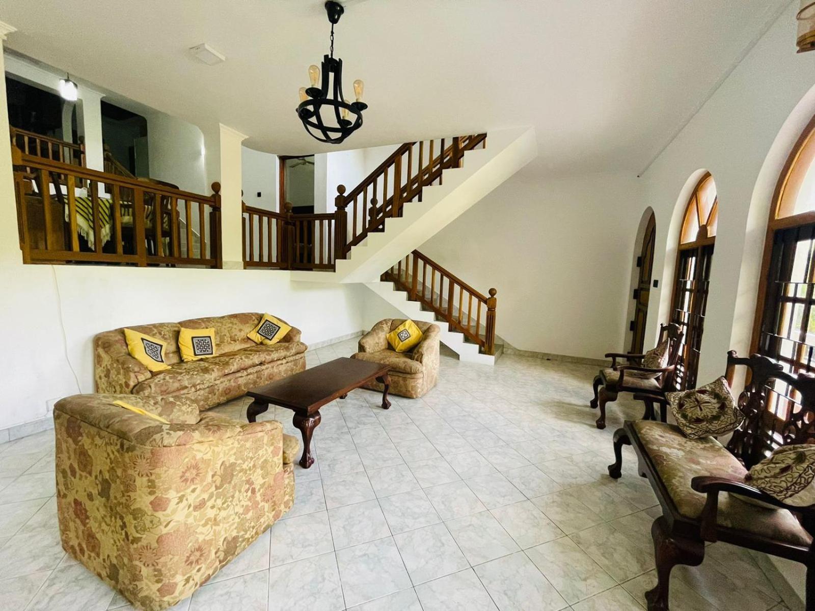 Villa Nine Канди Екстериор снимка