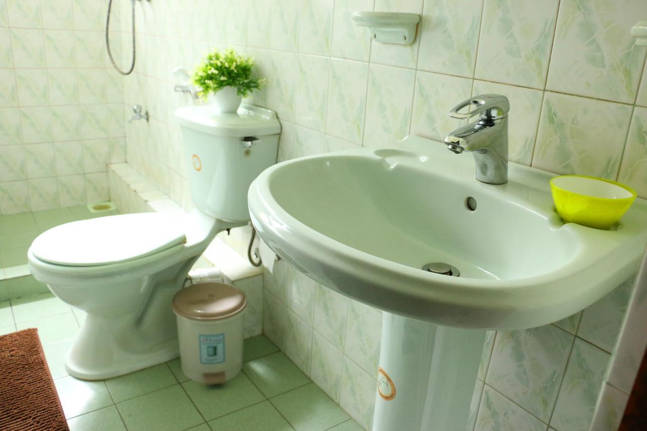 Villa Nine Канди Екстериор снимка