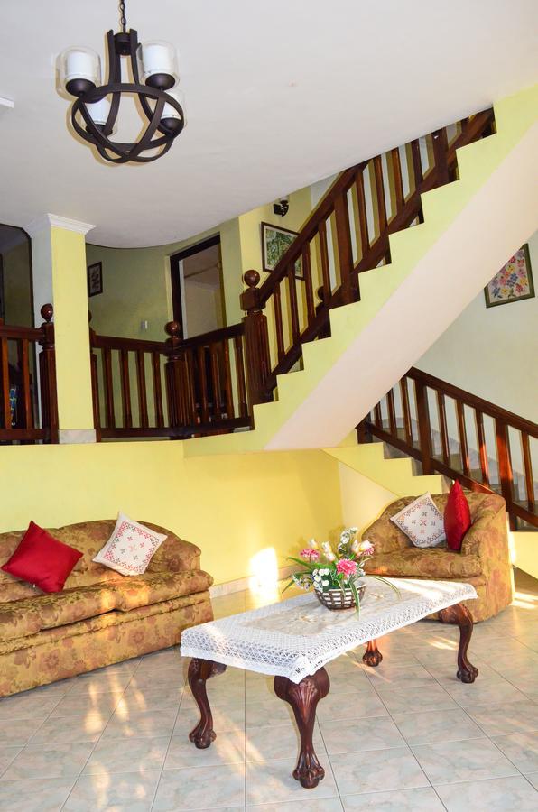 Villa Nine Канди Екстериор снимка