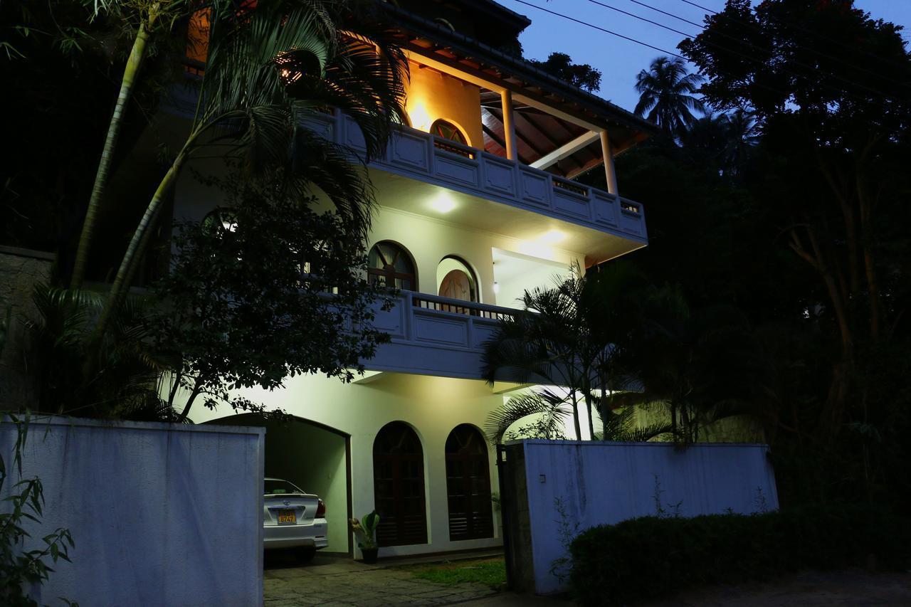 Villa Nine Канди Екстериор снимка