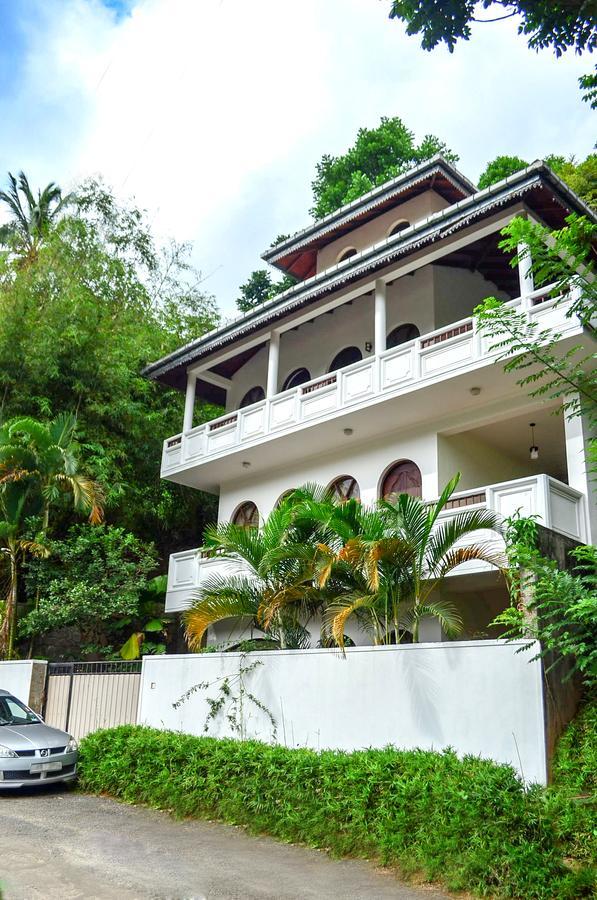 Villa Nine Канди Екстериор снимка