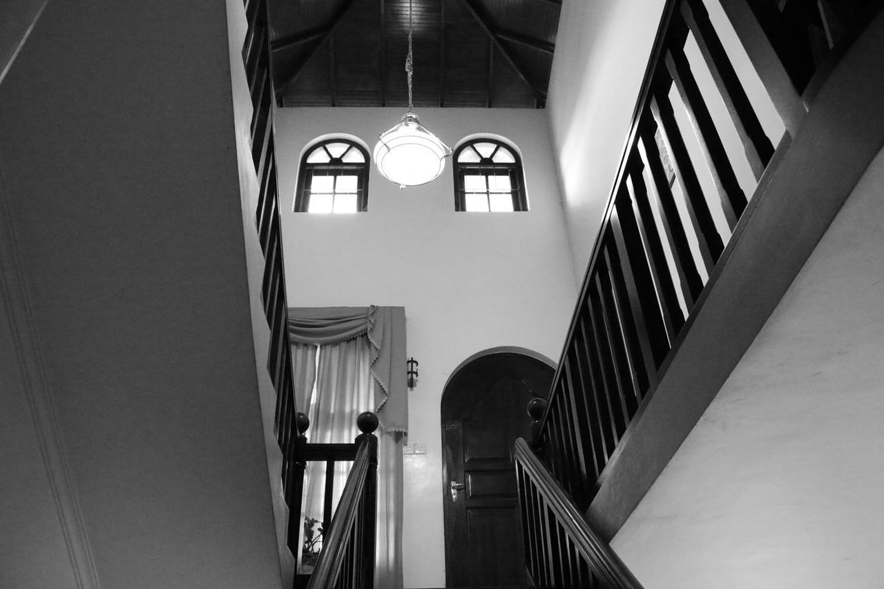 Villa Nine Канди Екстериор снимка